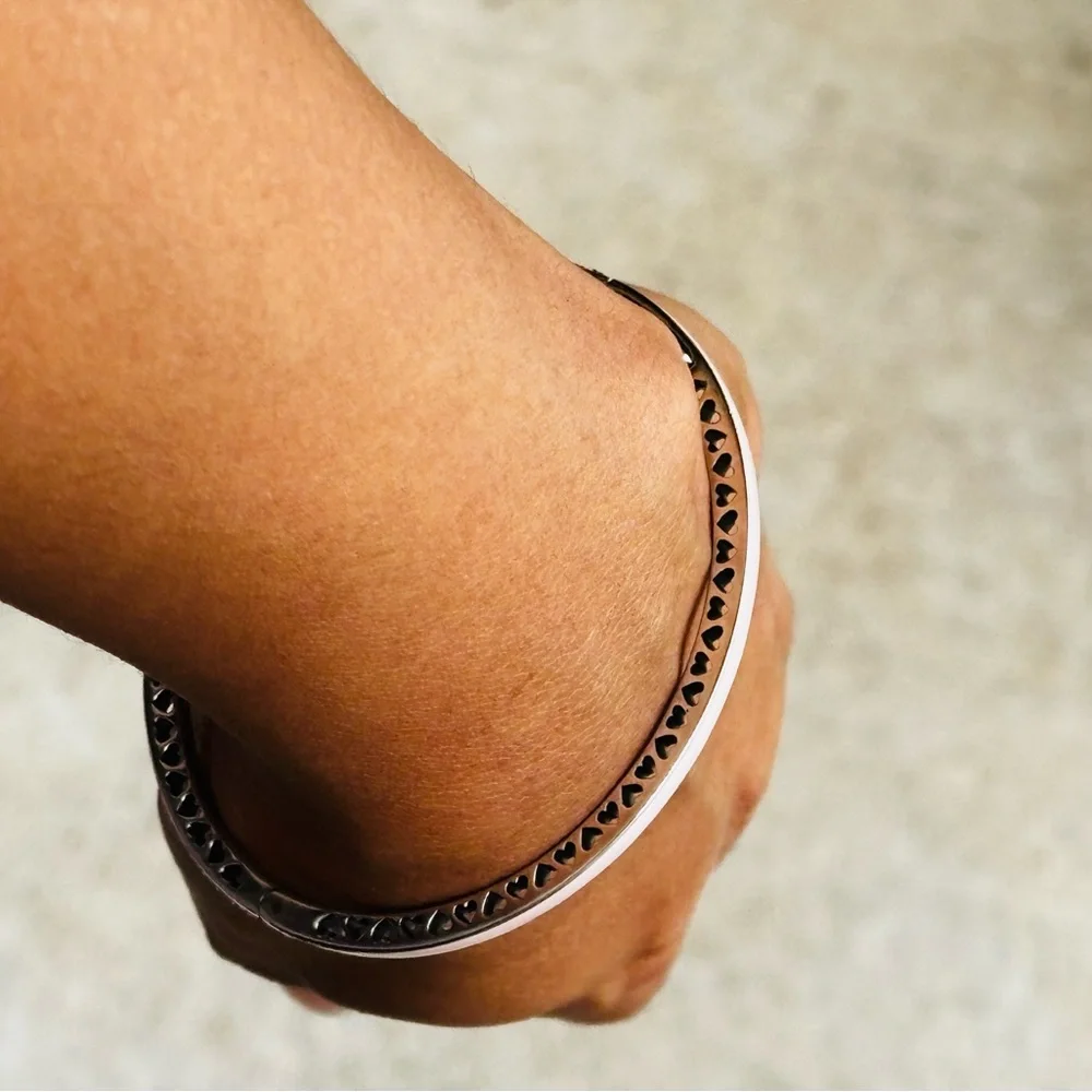 Pandora Elegant Pink Enamel Bangle Bracelet - Picture 4 of 6